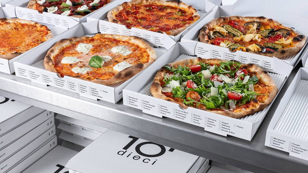 Gloss vs Matte Pizza Boxes: How to Make Your Pizza Stand Out